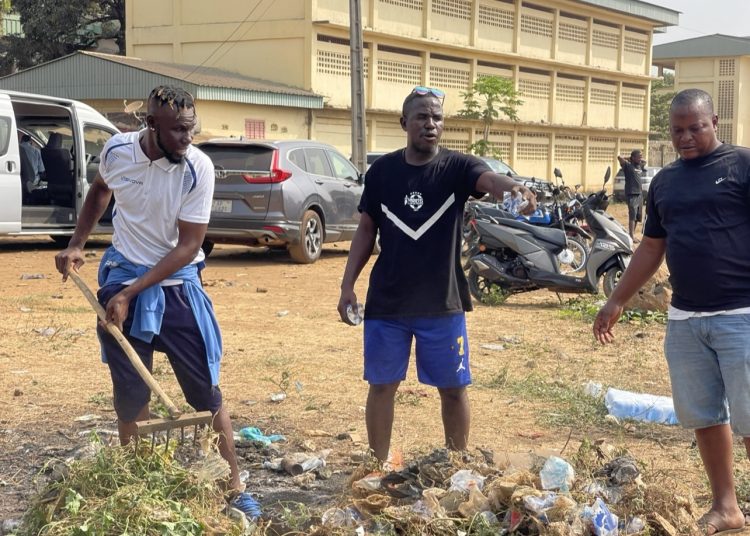 Stade de Coléah : Débarrassé des ordures, le stade offre une vue magnifique