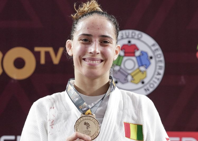 Championnat d’Afrique de Judo : Mariana remporte la médaille d’Or, sans aucun soutien de l’Etat