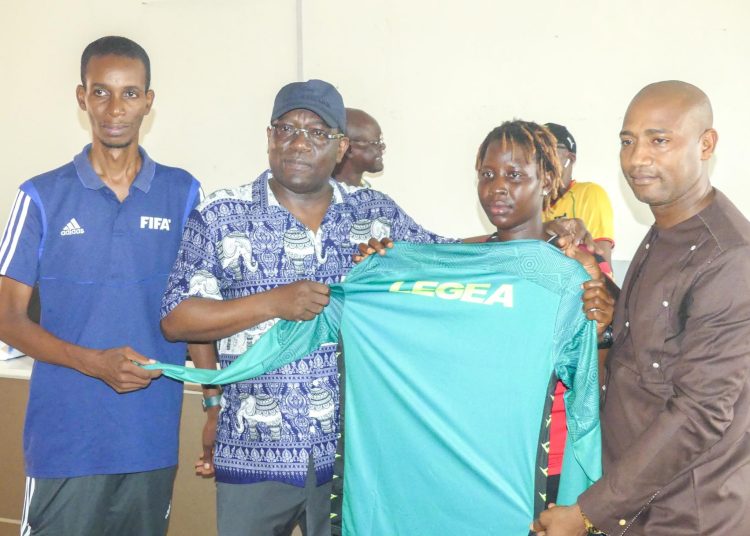 Football : La Ligue Régionale de Conakry dote les arbitres de plusieurs équipements