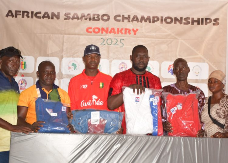 Sambo : Les dons de la FIS réceptionnés par la Fédération Guinéenne de Sambo à Conakry