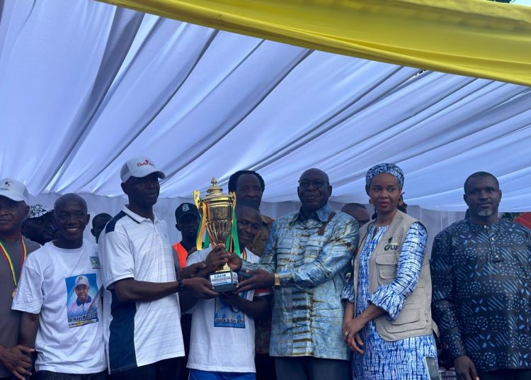 Kindia : Dr Naby Moussa Sylla célébré lors de la finale du tournoi vacancier